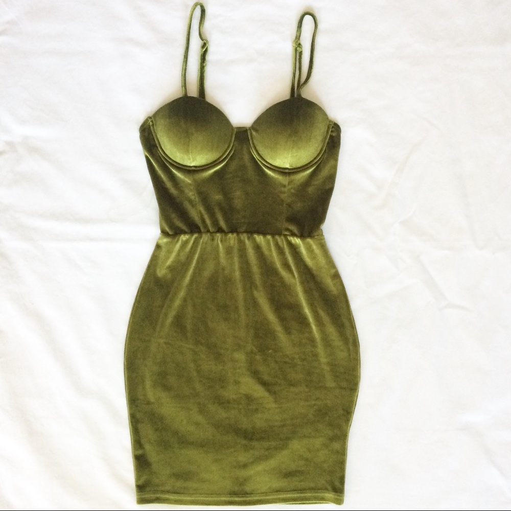 KIWI GREEN VELVET BODY CON DRESS